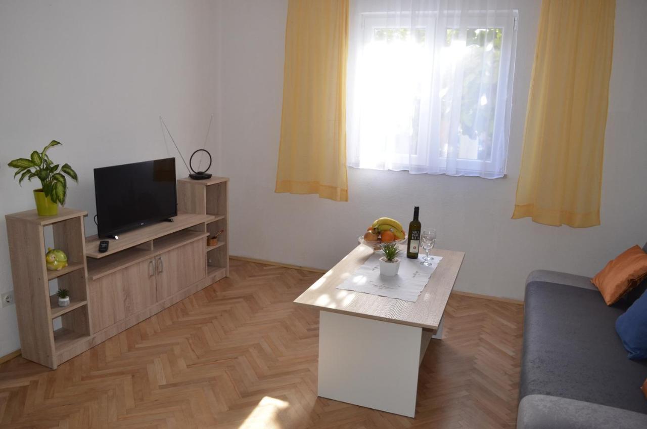 Apartment Ana Kaštel Sućurac Bagian luar foto
