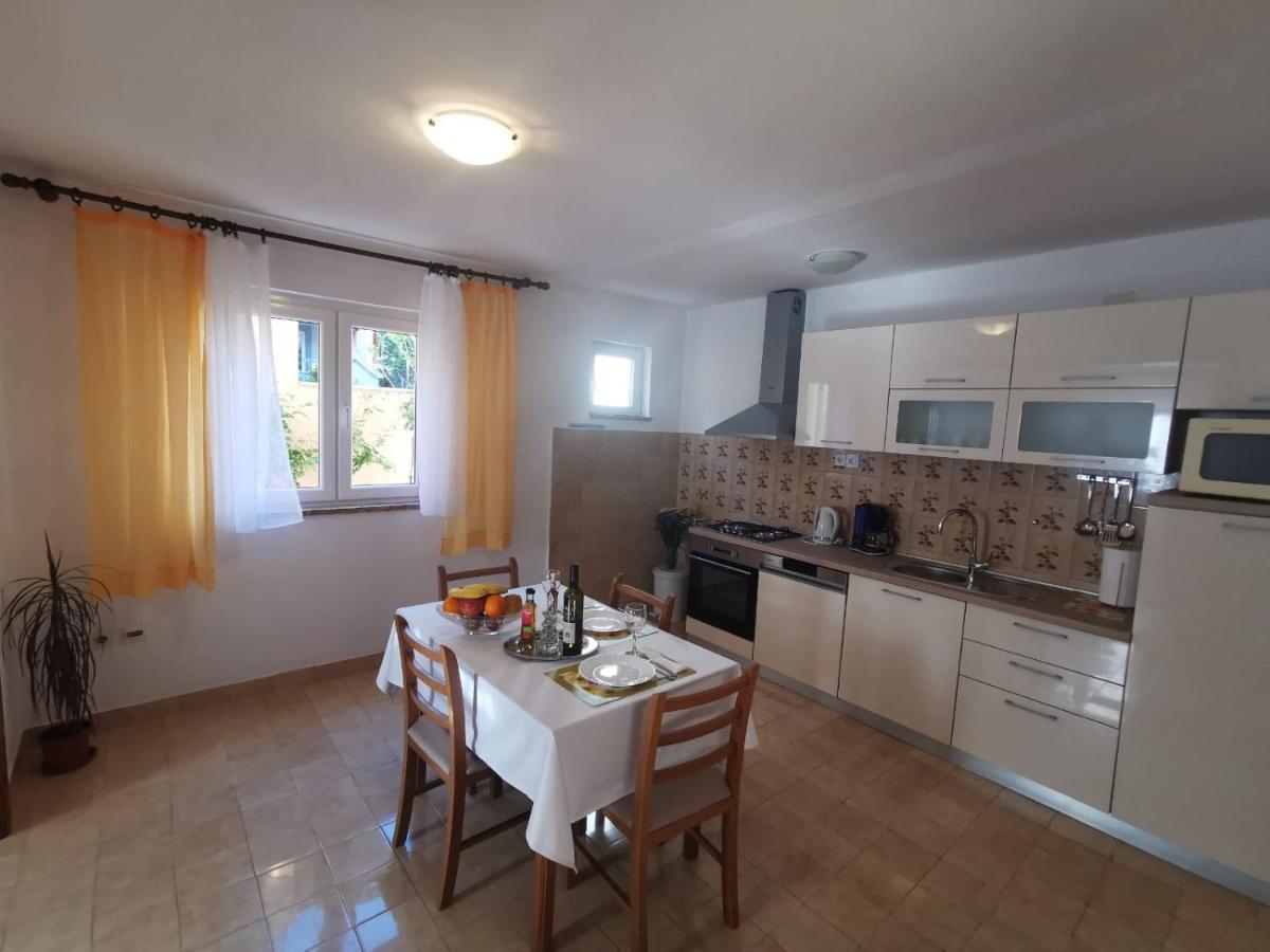 Apartment Ana Kaštel Sućurac Bagian luar foto