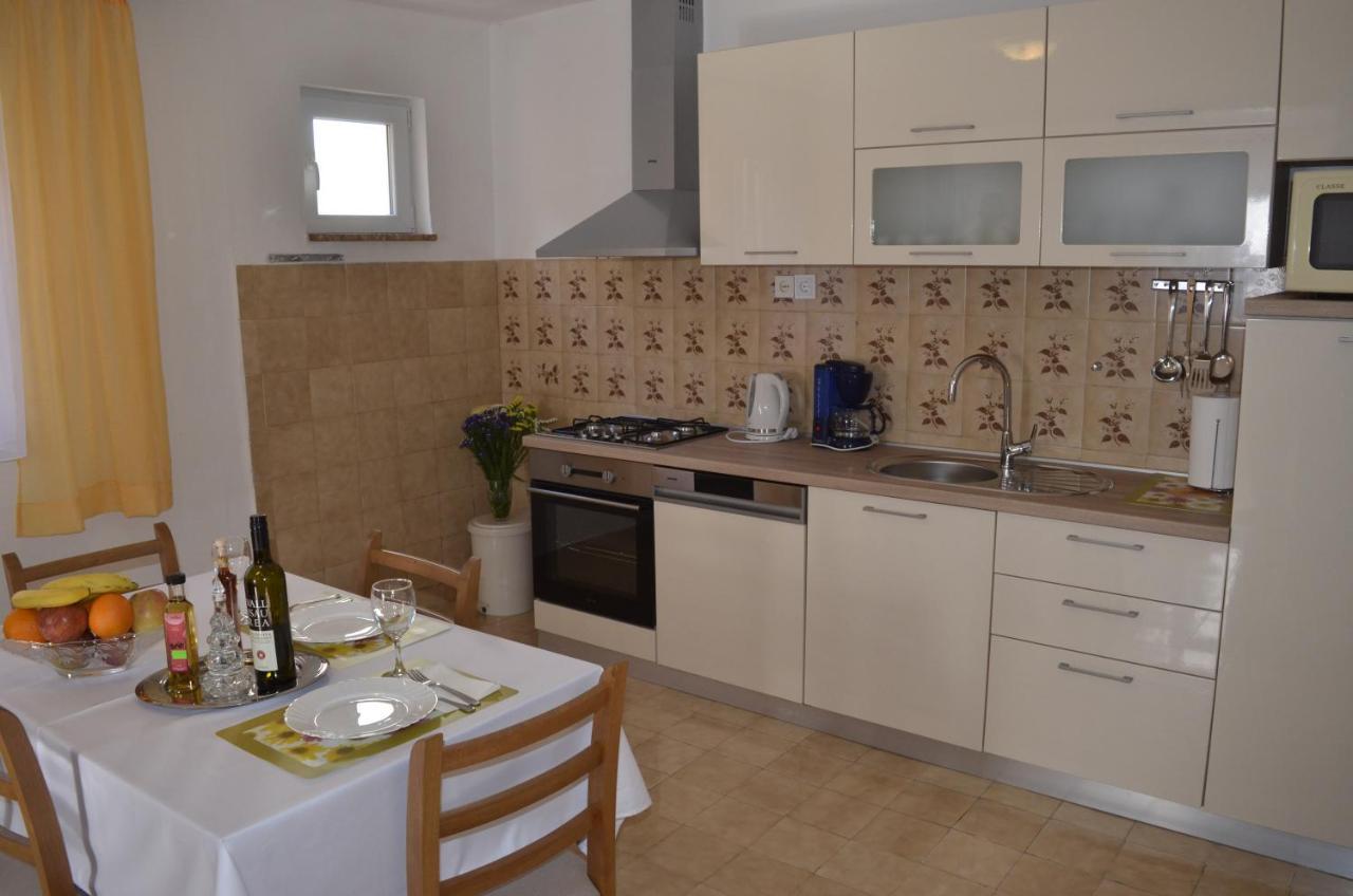 Apartment Ana Kaštel Sućurac Bagian luar foto